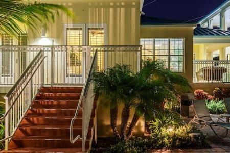 Grand Marina Suite -Waterfront Condo Key West Buitenkant foto